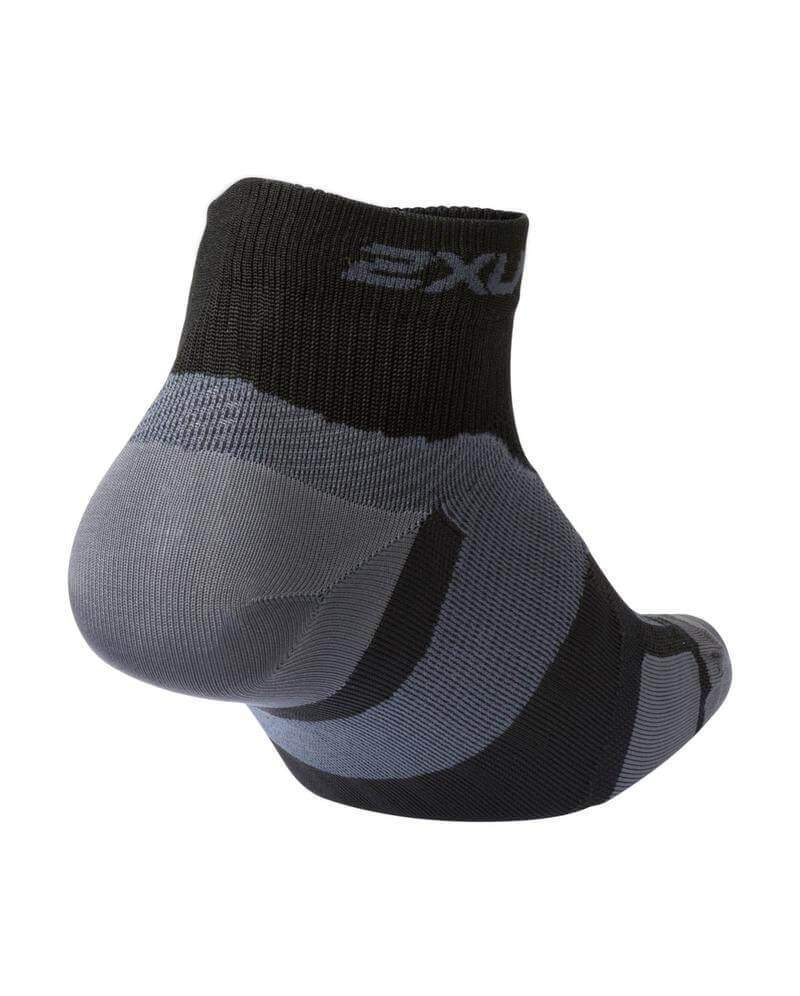2XU Vectr Ultralight 1/4 Crew Socks Black/Titanium