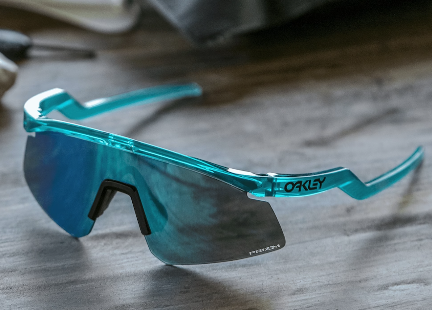 Oakley Hydra Trans Artic Surf Frame with Prizm Sapphire Lenses