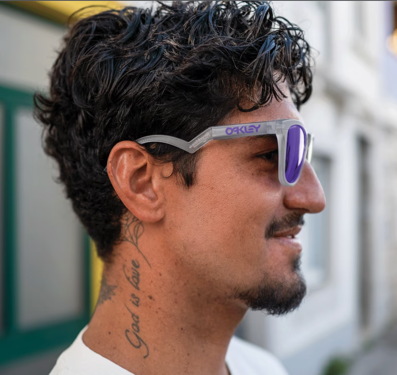 Buy Oakley Frogskins Hybrid in India