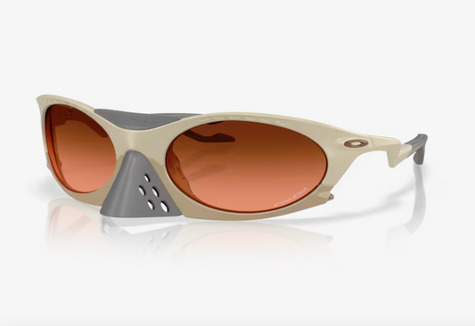 Oakley Plantaris matte sand Frame with prizm brown gradient Lenses