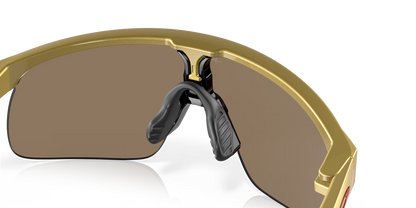 Oakley Resistor (Youth Fit) Patrick Mahomes II Collection prizm 24k Lenses,  olympic gold Frame