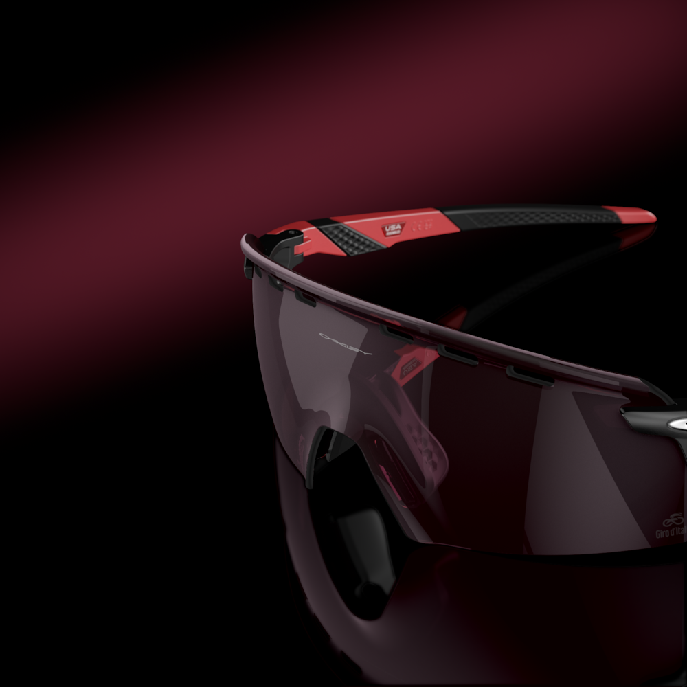 Oakley Encoder Strike Vented Giro D'Italia Special Edition