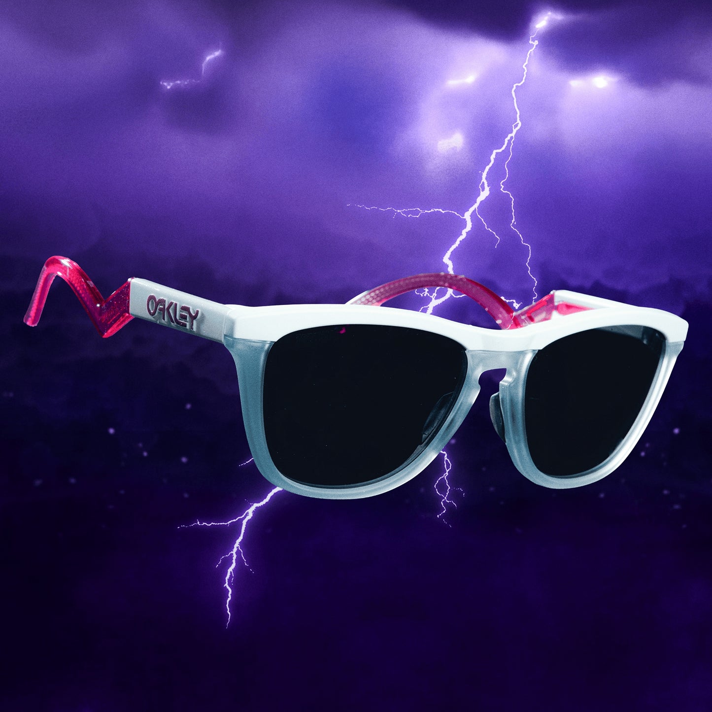 Oakley X Fortnite™ CTL Frogskins™ Hybrid prizm black Lenses With matte white Frame
