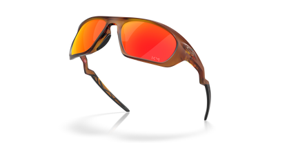 Oaakley Sulglass Kylian Mbappé Signature Series Lateralis prizm ruby Lense with matte dark amber Frame