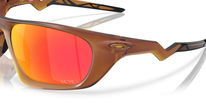 Oaakley Sulglass Kylian Mbappé Signature Series Lateralis prizm ruby Lense with matte dark amber Frame