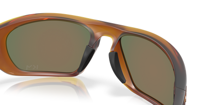 Oaakley Sulglass Kylian Mbappé Signature Series Lateralis prizm ruby Lense with matte dark amber Frame