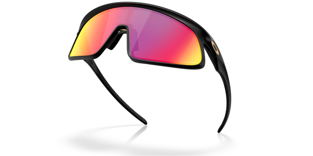 Oakey RSLV Sunglass with matte black Frame and prizm road Lens