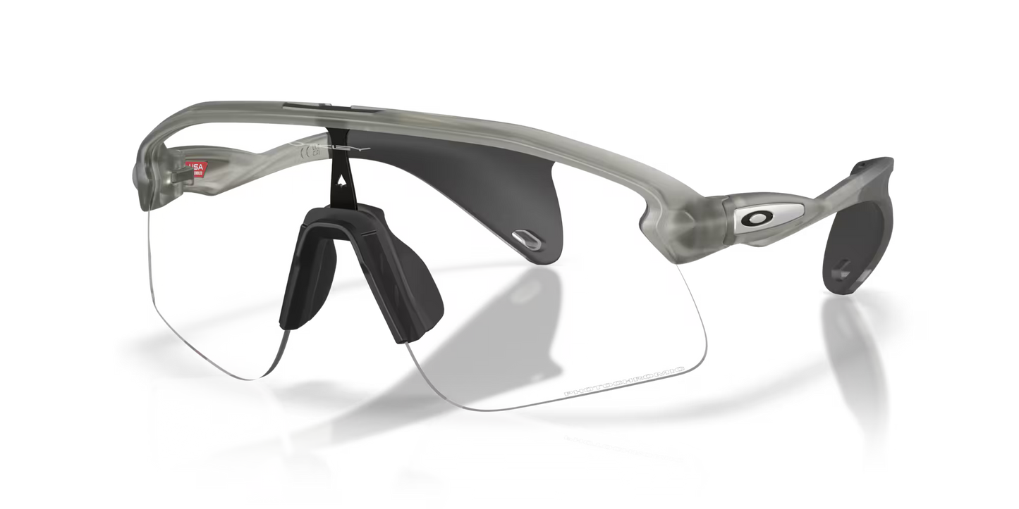 Oakley Stunt S clear to black iridium photochromic Lenses, matte grey ink Frame