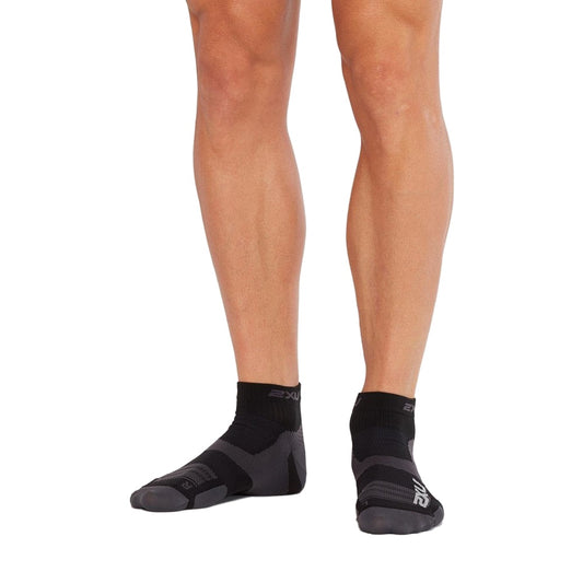 2XU Vectr UA7028E Ultralight 1/4 Crew Sock-Xl-black/titanium