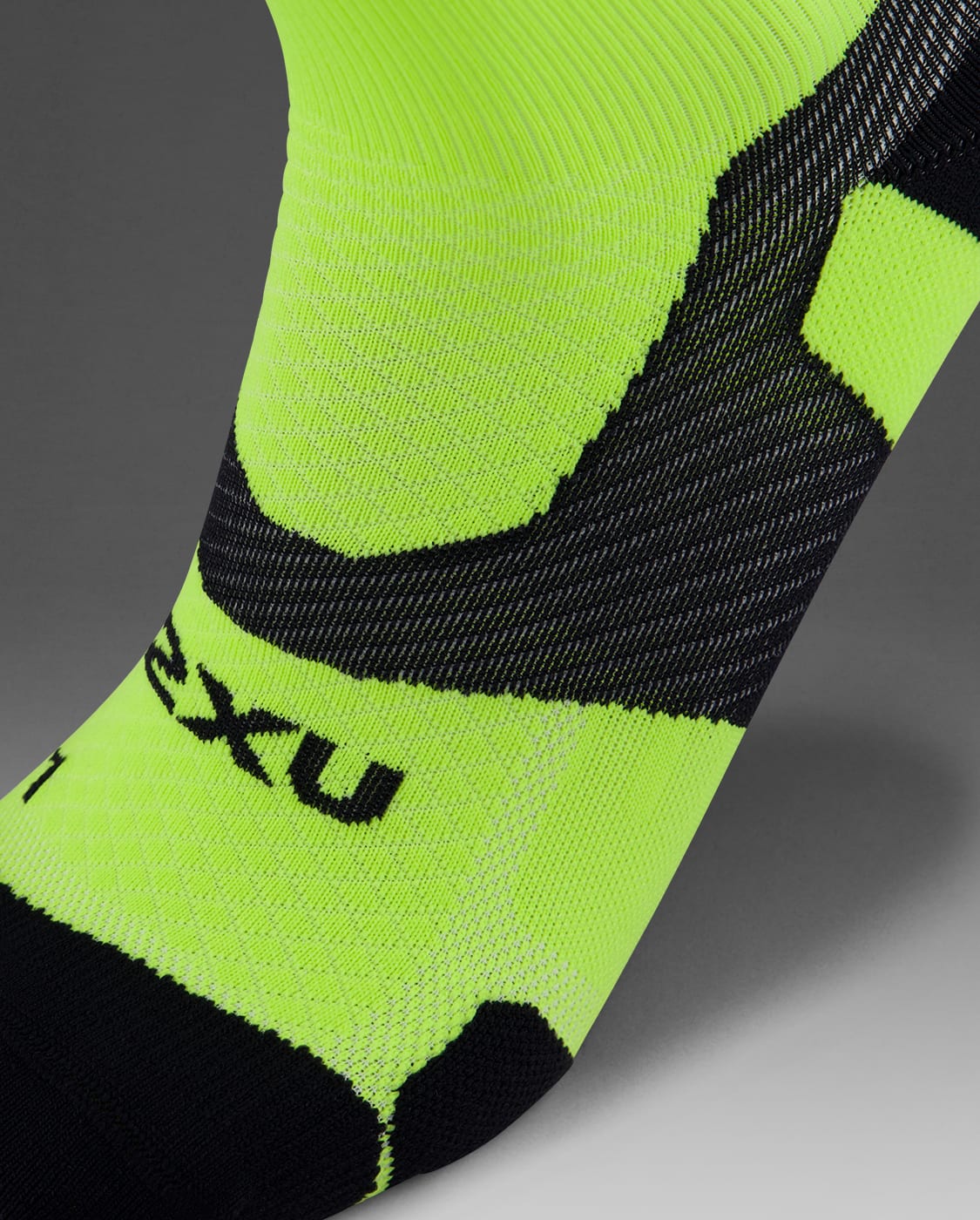 2XU Vectr Light Cushion Crew Socks - Volt / Black