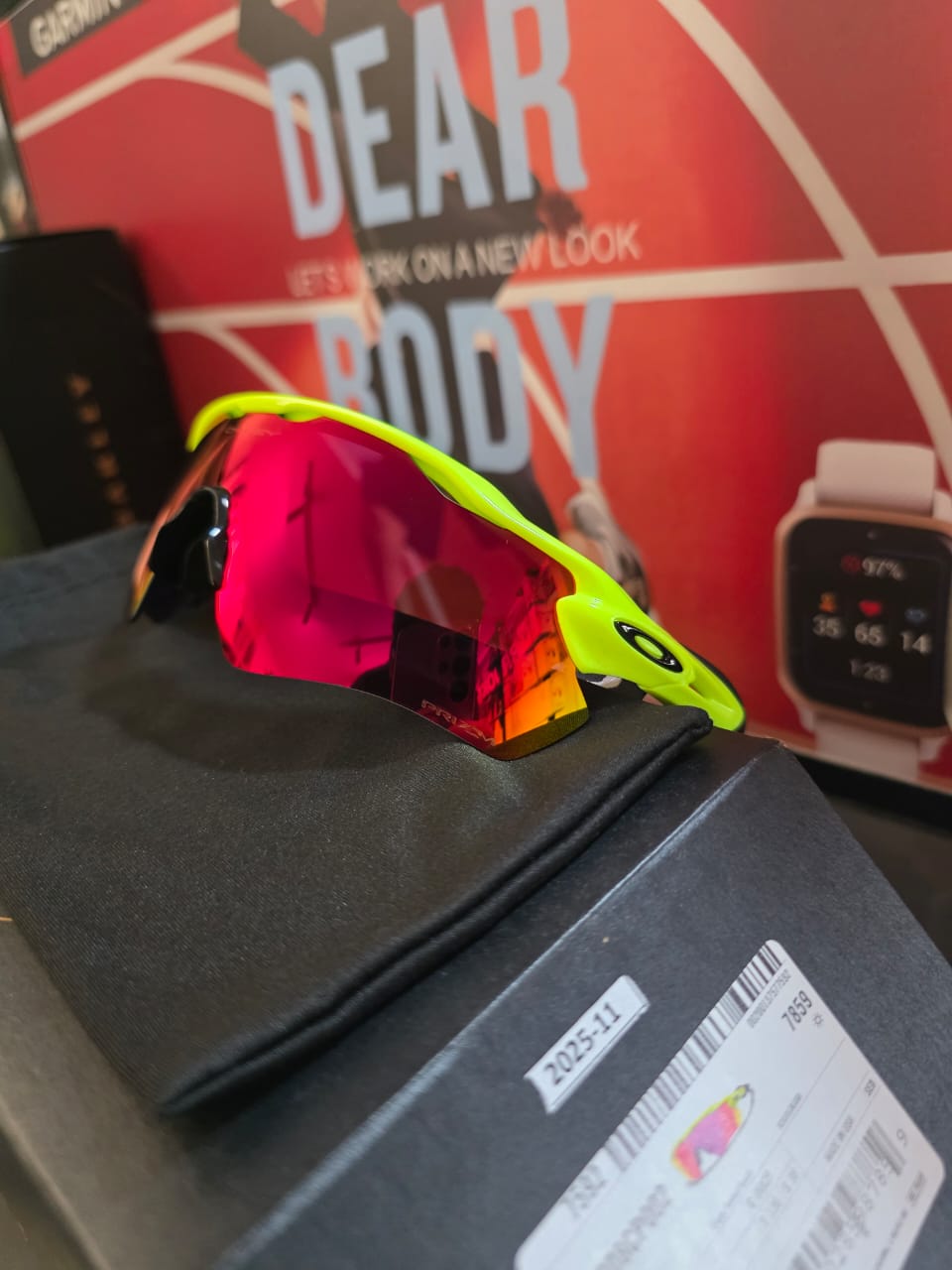 Oakley Sunglass  Radar EV path Retina Burn Frame with prizm Road Lens