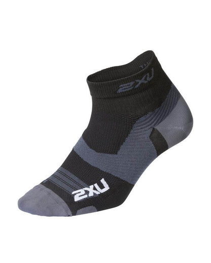 2XU Vectr Ultralight 1/4 Crew Socks Black/Titanium