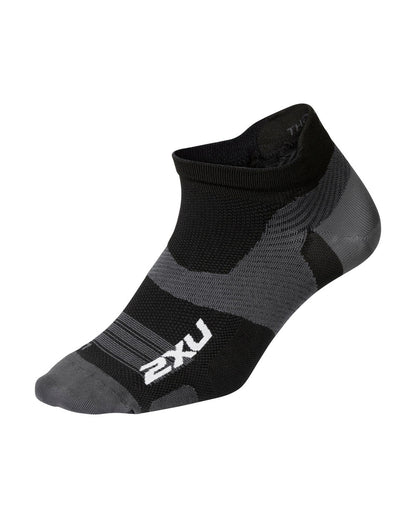 2XU Vectr UA7027E Ultralight No Show Socks Black/Titanium